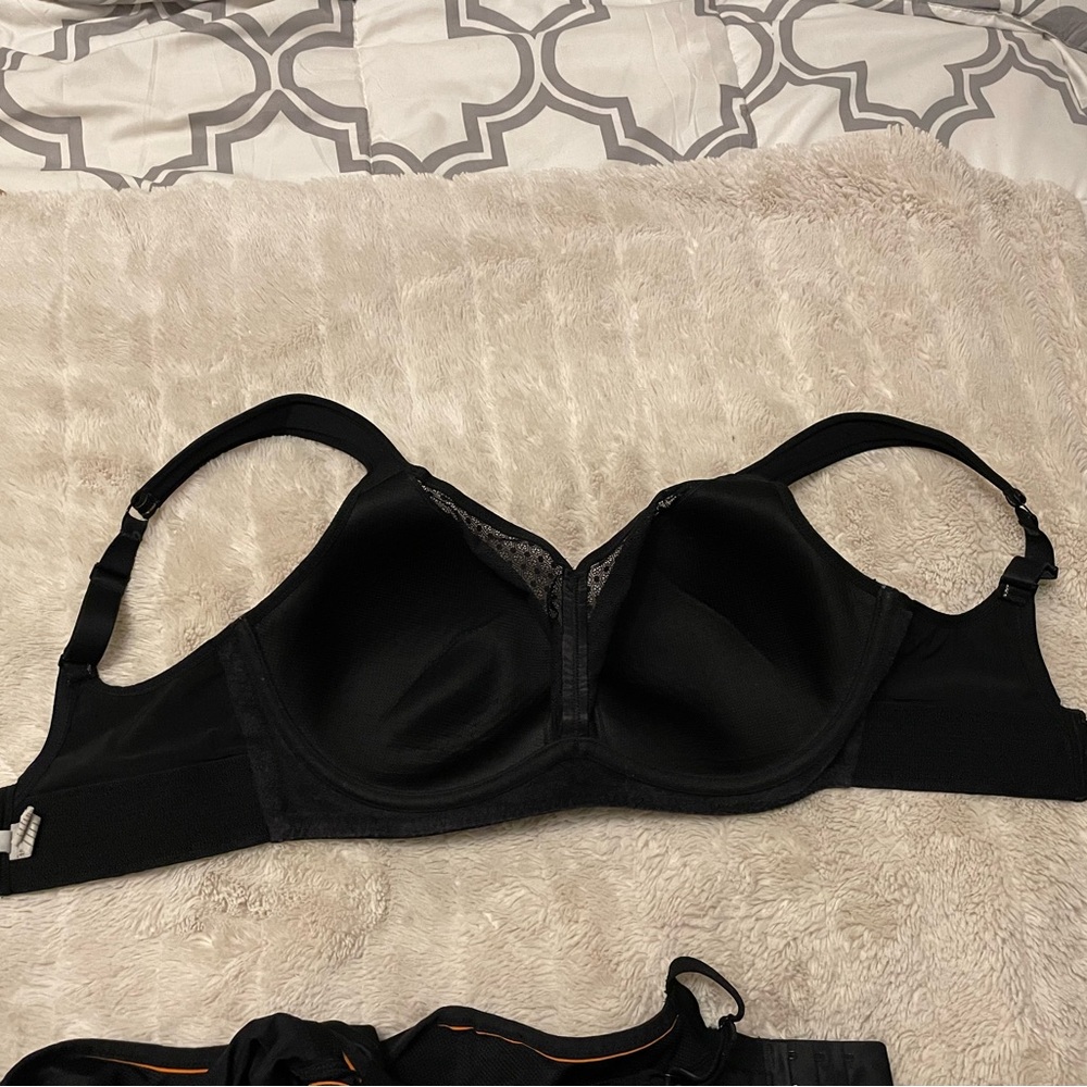 Sports bra - Picture 3 of 15